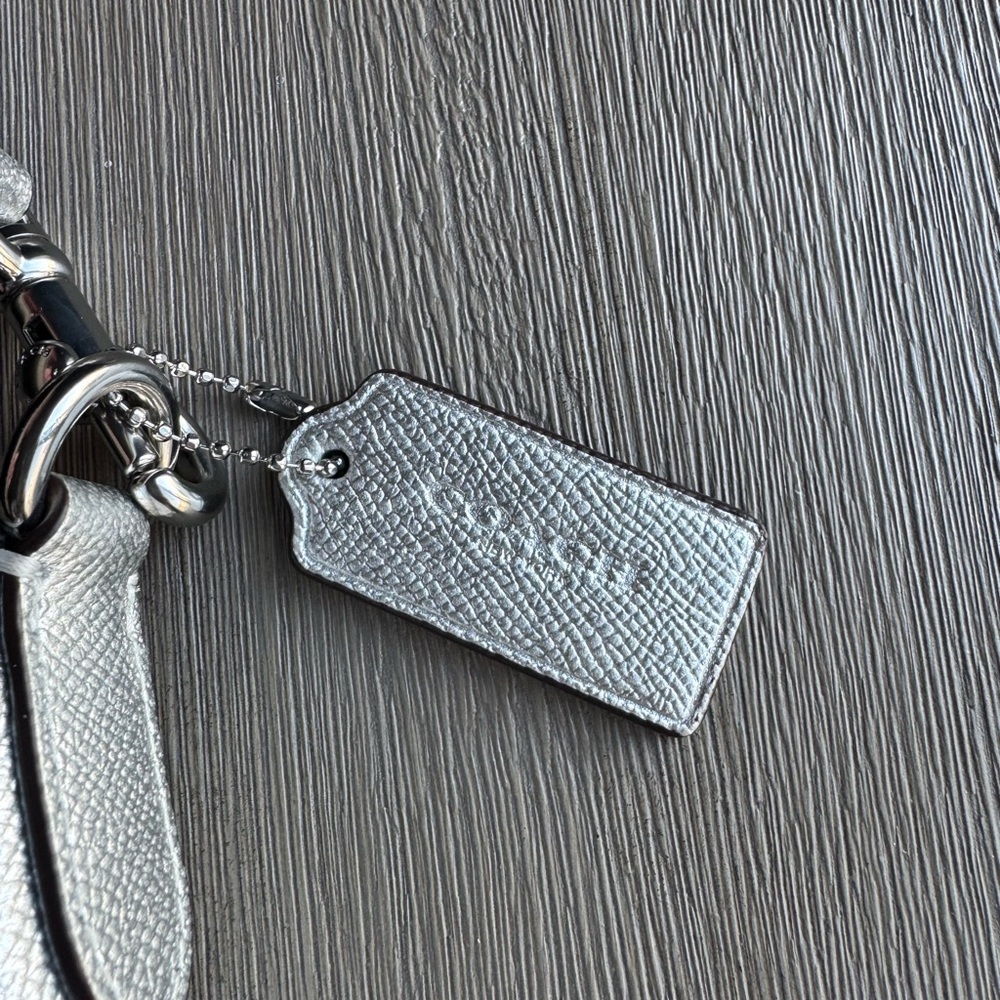 Coach “Aria” Shoulder Bag Silver Metallic w/ Adjustable Strap & Hang Tag - Picture 4 of 11